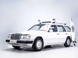 Blanco polar Usado 1991 Mercedes E300 Familiar | 14.900 €