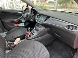 Rojo Usado 2017 Opel Astra Selective Berlina | 11.900 € (Precio justo)