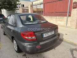 Gris / plata Usado 2004 Kia Rio Berlina | 1200 €