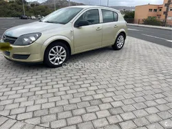 Amarillo Usado 2005 Opel Astra Enjoy Berlina | 1800 € (Buen precio)