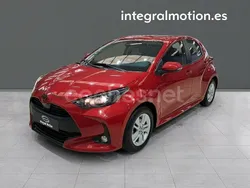 Rojo Usado 2024 Toyota Yaris Edition Berlina | 19.990 € (Un poco caro)