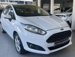 Blanco Usado 2013 Ford Fiesta Trend Utilitario | 6900 € (Caro)