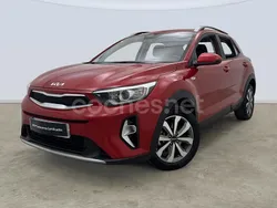 Rojo Usado 2023 Kia Stonic SUV | 15.995 € (Precio justo)