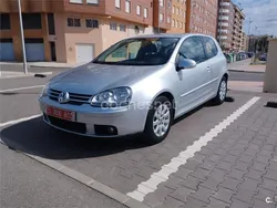 Gris / plata Usado 2007 VW Golf V Highline Berlina | 4890 € (Buen precio)
