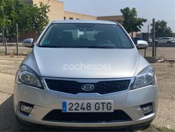 Gris / plata Usado 2010 Kia Ceed Berlina | 7900 €