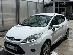 Blanco Usado 2009 Ford Fiesta Sport Utilitario | 3900 € (Precio justo)