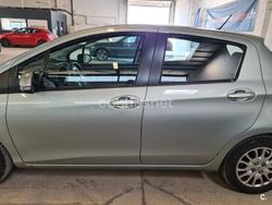 Gris / plata Usado 2012 Toyota Yaris Active Berlina | 6800 € (Super precio)