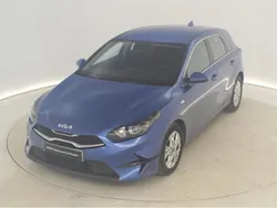 Azul Usado 2024 Kia Ceed | 21.095 € (Precio justo)