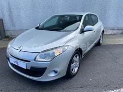 Gris / plata Usado 2011 Renault Mégane III Dynamique Berlina | 7400 € (Precio justo)