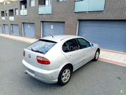 Gris / plata Usado 2002 Seat Leon Berlina | 1700 € (Buen precio)