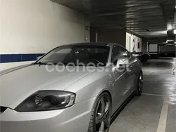 Gris / plata Usado 2004 Hyundai Coupé Coupe | 7400 €