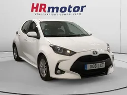 Blanco Usado 2022 Toyota Yaris Hybrid Business Edition Berlina | 18.850 € (Precio justo)