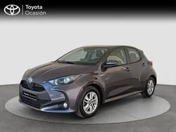 Gris / plata Usado 2021 Toyota Yaris Hybrid Active Berlina | 17.750 € (Precio justo)
