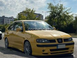 Amarillo Usado 2000 Seat Cordoba Sport Berlina | 5000 €