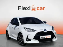 Blanco Usado 2021 Toyota Yaris Hybrid Active Berlina | 14.990 € (Buen precio)