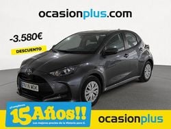 Gris / plata Usado 2022 Toyota Yaris Business Edition Berlina | 14.750 € (Precio justo)