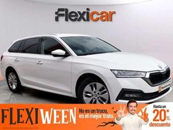 Blanco Usado 2023 Skoda Octavia Ambition Familiar | 20.990 € (Precio justo)