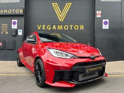 Granate Nuevo 2025 Toyota Yaris Berlina | 50.990 €