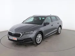 Gris Usado 2024 Skoda Octavia Selection Familiar | 26.099 € (Super precio)
