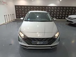 Gris Usado 2024 Hyundai i20 Utilitario | 16.900 € (Un poco caro)