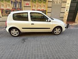 Blanco Usado 2006 Renault Clio II Campus Utilitario | 2600 € (Precio justo)