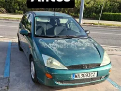Verde Usado 2000 Ford Focus Ambiente Berlina | 1300 € (Buen precio)