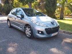 Gris / plata Usado 2011 Peugeot 207 Berlina | 3990 € (Precio justo)