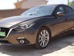 Gris Usado 2016 Mazda 3 Luxury Utilitario | 13.000 € (Precio justo)