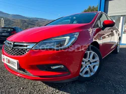 Rojo Usado 2016 Opel Astra Selective Berlina | 9490 € (Buen precio)