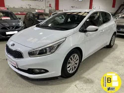 Blanco Usado 2015 Kia Ceed Utilitario | 7950 € (Precio justo)