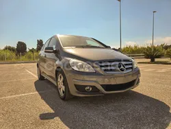 Gris / plata Usado 2010 Mercedes B180 Monovolumen | 7999 € (Precio justo)