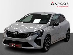 Gris / plata Usado 2025 Renault Clio V Techno Berlina | 19.800 € (Un poco caro)