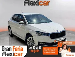 Blanco Usado 2021 Skoda Fabia Ambition Berlina | 11.190 € (Precio justo)