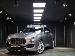 Beige Usado 2017 Maserati Levante SUV | 33.990 € (Buen precio)