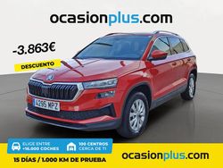 Rojo Usado 2024 Skoda Karoq Selection SUV | 27.650 € (Precio justo)