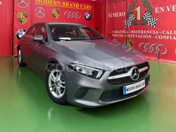 Gris / plata Usado 2019 Mercedes A180 Berlina | 19.990 € (Buen precio)