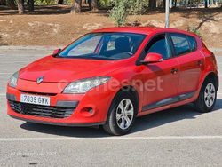 Rojo Usado 2010 Renault Mégane III Authentique Berlina | 3900 € (Precio justo)