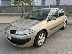 Beige Usado 2007 Renault Mégane II Berlina | 2499 € (Precio justo)