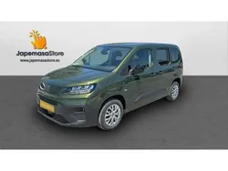 Verde Usado 2024 Fiat Doblò Monovolumen | 25.450 €