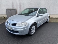 Gris / plata Usado 2006 Renault Mégane II Dynamique Berlina | 3350 € (Precio justo)