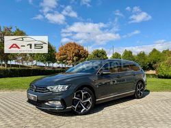 Gris / plata Usado 2021 VW Passat R-line Familiar | 23.900 € (Un poco caro)