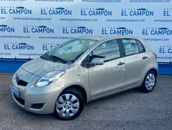 Beige Usado 2009 Toyota Yaris Live Berlina | 6500 € (Precio justo)