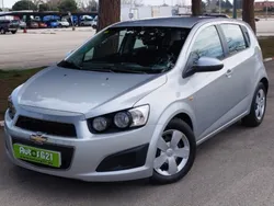 Gris / plata Usado 2013 Chevrolet Aveo LT Berlina | 6999 € (Precio justo)