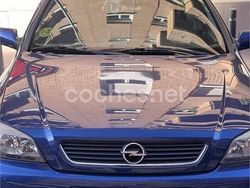 Azul Usado 2003 Opel Astra Edition Berlina | 4200 €