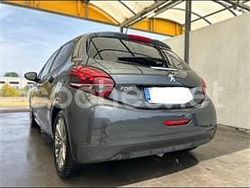 Gris / plata Usado 2017 Peugeot 208 Style Utilitario | 7000 € (Precio justo)