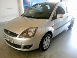 Gris / plata Usado 2006 Ford Fiesta Trend Utilitario | 2460 € (Buen precio)