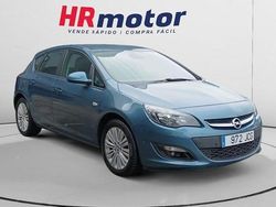 Usado 2015 Opel Astra Selective | 9290 € (Precio justo)