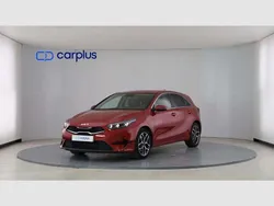 Rojo Usado 2022 Kia Ceed Berlina | 16.990 € (Precio justo)