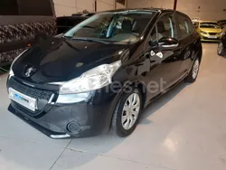 Negro Usado 2015 Peugeot 208 Access Utilitario | 7999 € (Un poco caro)