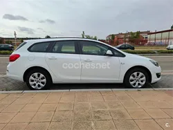 Blanco Usado 2015 Opel Astra Business Familiar | 6490 € (Precio justo)